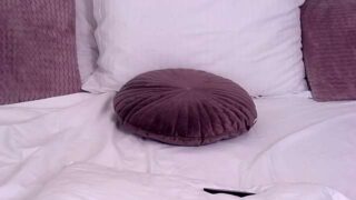 AnabellyA nude on cam for live porn chat
