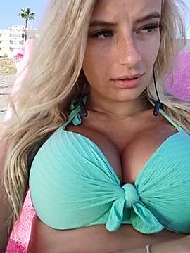Betsy nude on cam for live porn chat