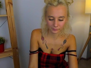 MoonHolly nude on Live Sex Chat