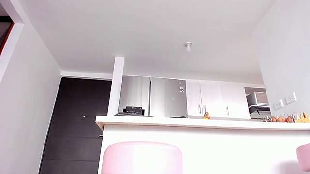 paula_t nude on cam for live porn chat