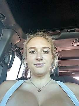 _Rapunzel_ nude on cam for live porn chat