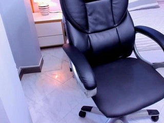 sweett-lucy nude on Live Sex Chat