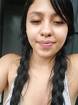 Xanthia nude on cam for live porn chat