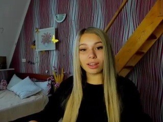 Goldd-fish nude on Live Sex Chat