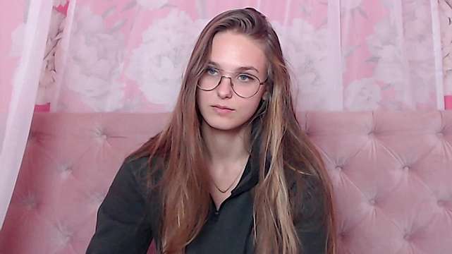 Jaddea nude on cam for live porn chat