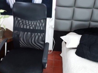 JENNIFER-GIL nude on Live Sex Chat