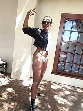 Kweenafrkan nude on cam for live porn chat