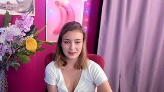 LaurreSoucy nude on cam for live porn chat