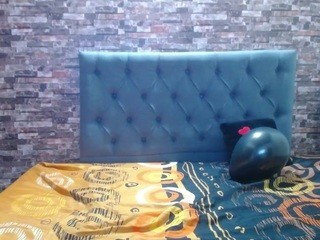 Linda-petite nude on Live Sex Chat