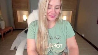 MollyRivers nude on cam for live porn chat