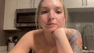 PrettyLexie nude on cam for live porn chat