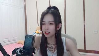 Rihannayaii nude on cam for live porn chat