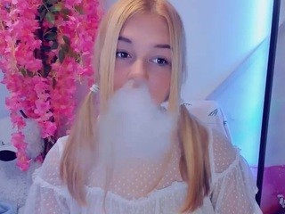 SnoowWhiteee nude on Live Sex Chat