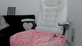 SweetyDarya nude on cam for live porn chat