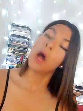 Transnovinha20 nude on cam for live porn chat