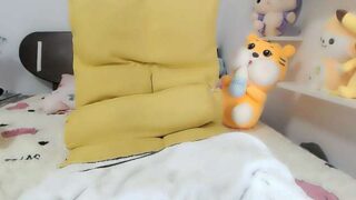 U–kiss nude on cam for live porn chat
