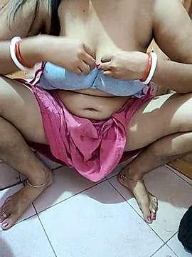 Village_Bhabi nude on cam for live porn chat