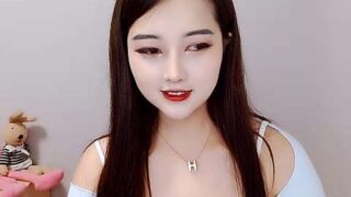 X_Queen nude on cam for live porn chat