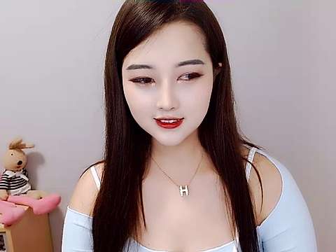 X_Queen nude on cam for live porn chat