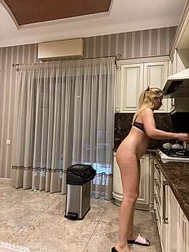 AAAlitapluggg nude on cam for live porn chat