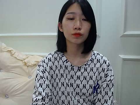 Asiagirll nude on cam for live porn chat