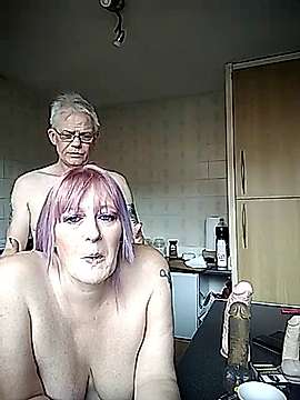 COUPLE4VOYEUR01 nude on cam for live porn chat