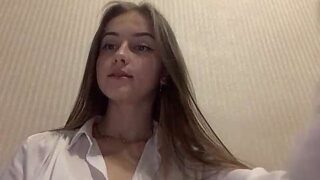 Litttleangeeel nude on cam for live porn chat
