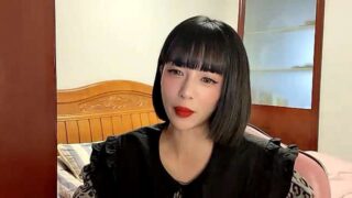 QuessBaby nude on cam for live porn chat
