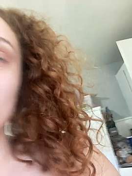 RedHeadZoe nude on cam for live porn chat