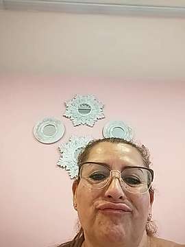 sofiabigtitslatin51 nude on cam for live porn chat