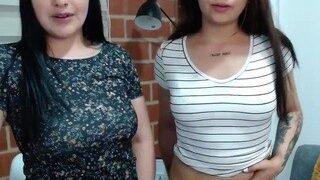 Sweett-giirls nude on Live Sex Chat