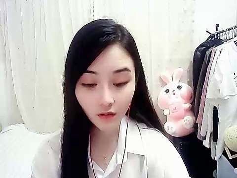 Emily-A nude on cam for live porn chat