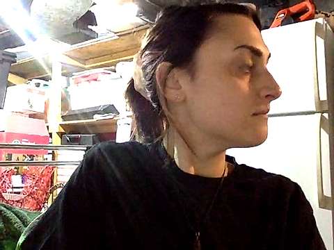 HippieWithABite nude on cam for live porn chat