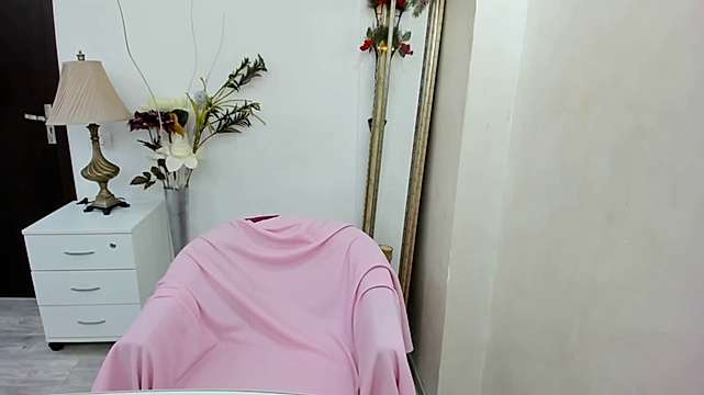 Katy_Bellex nude on cam for live porn chat