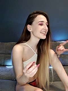 KissMeSonya nude on cam for live porn chat
