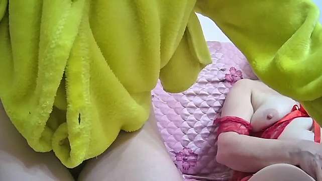 LizzieLaAngels nude on cam for live porn chat