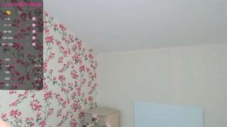 LuxuryBri nude on cam for live porn chat