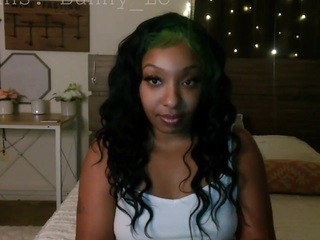 MAKENZIE nude on Live Sex Chat