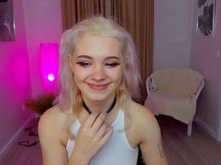 MiaRiverra nude on Live Sex Chat