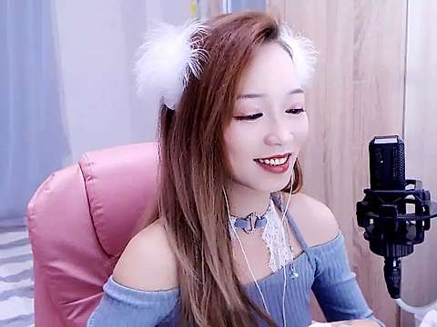 MMM_Dear nude on cam for live porn chat