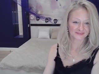 MonicaLong nude on Live Sex Chat
