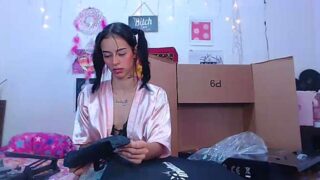 SunniPufflee nude on cam for live porn chat