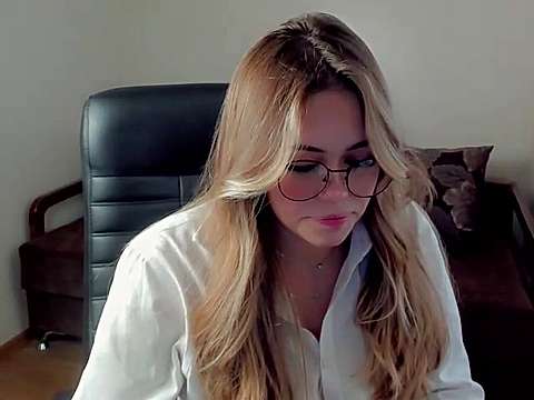 FireAdri nude on cam for live porn chat