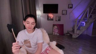 InnaryVirgin nude on cam for live porn chat