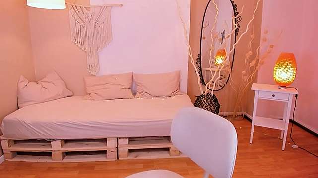 Iris_Young nude on cam for live porn chat