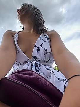 Laura-hot- nude on cam for live porn chat