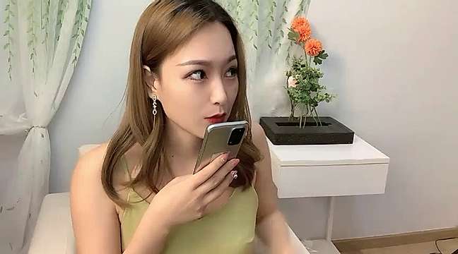 TW-chloe nude on cam for live porn chat
