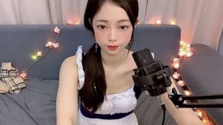 INS-Linda nude on cam for live porn chat
