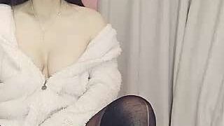 Kelly— nude on cam for live porn chat