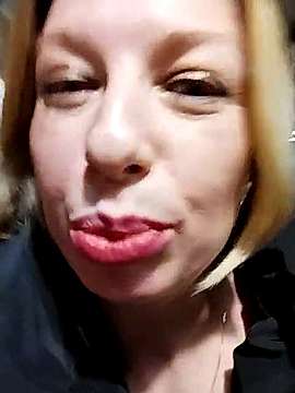 Arina_smiles nude on cam for live porn chat